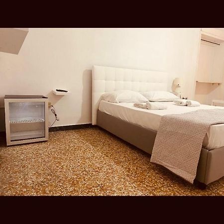 Hostel Bb La Fenice Napoli Eksteriør billede